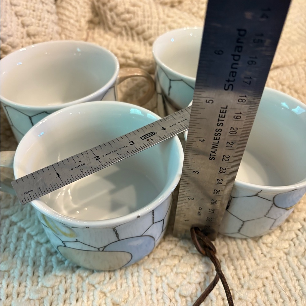 Set of 4 Ceramic Mugs with chicken lover Design - Picture 6 of 7